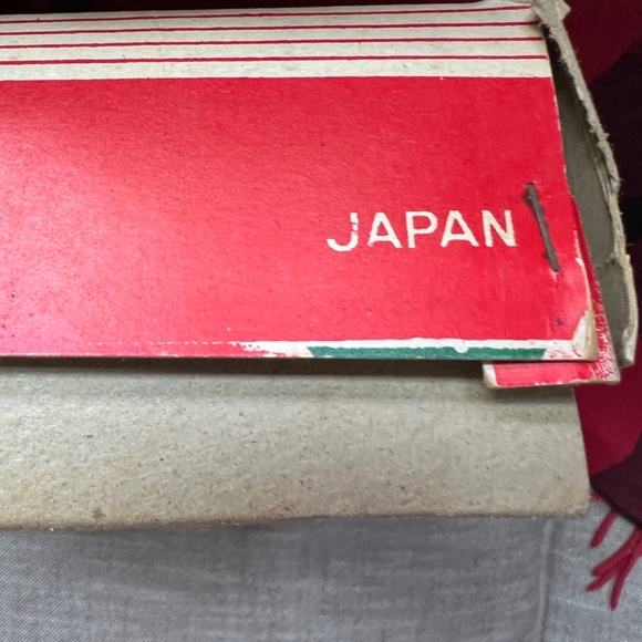 12 Vintage Ornaments in Original Box - Picture 11 of 11